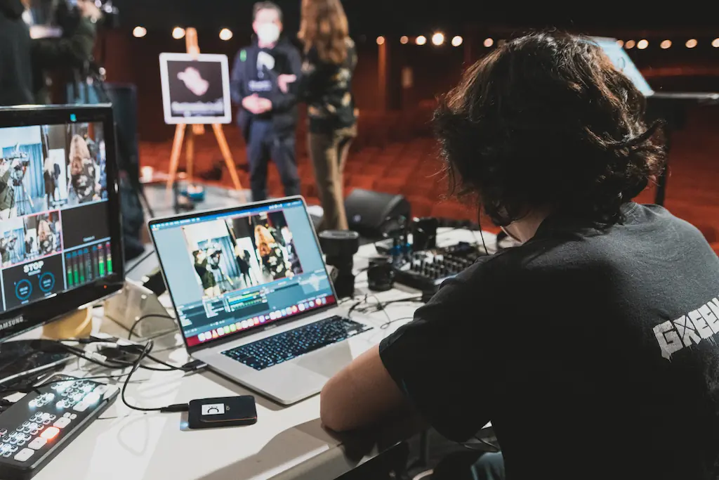 behind the scenes regia aercast